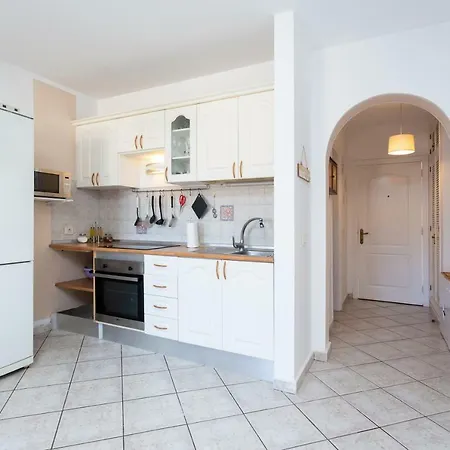 Appartement 2 Bedrooms Flat In Sol